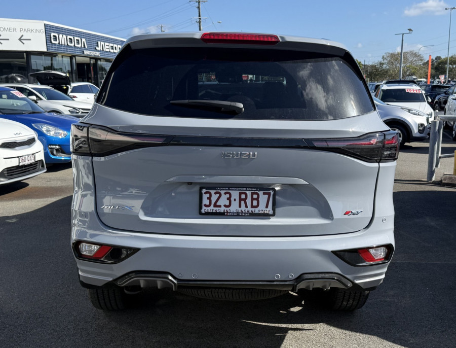 2026 Isuzu MU-X RJ X-TERRAIN SUV Image 9