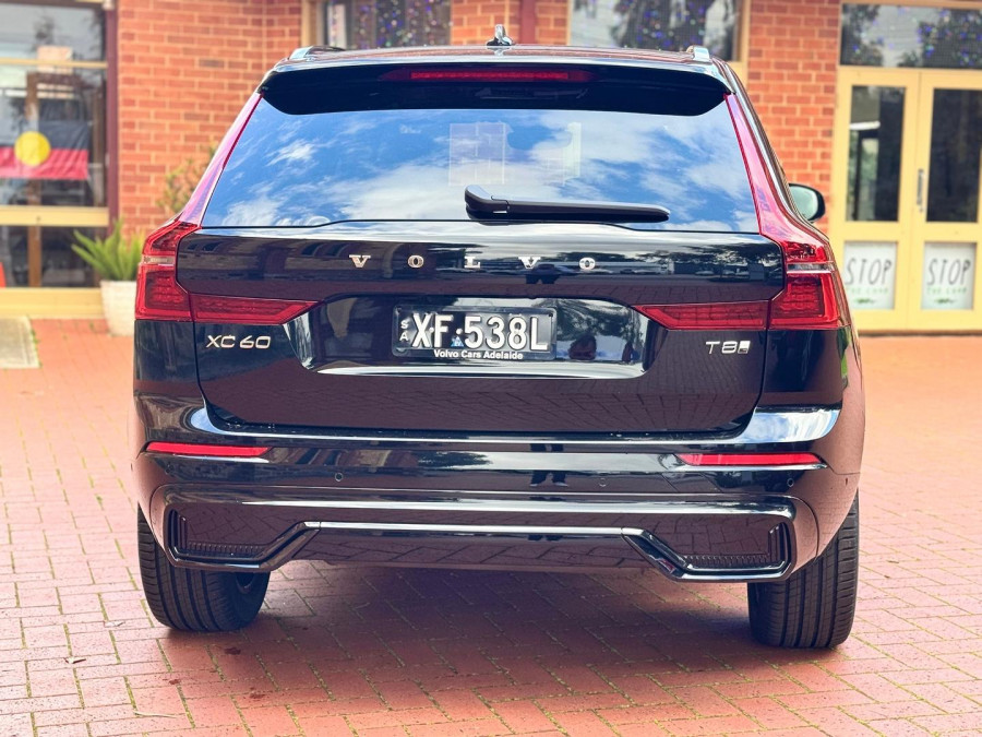 2025 Volvo XC60 UZ Plus T8 Plug-in Hybrid SUV Image 14