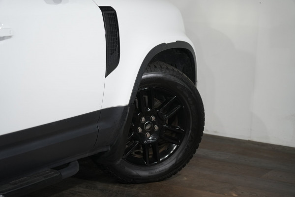 2024 Land Rover Defender L663 110 P300 S SUV Image 10