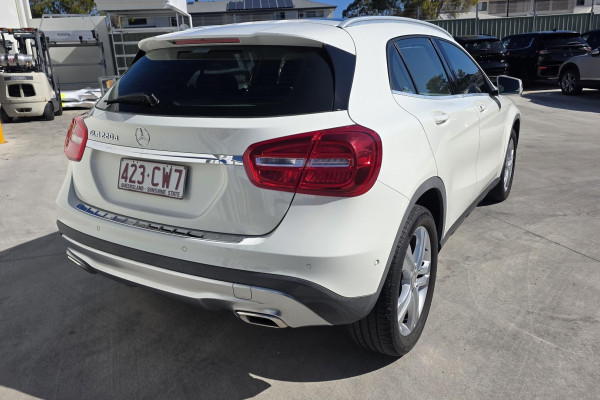 2017 Mercedes-Benz GLA-Class X156 GLA220 d SUV Image 13