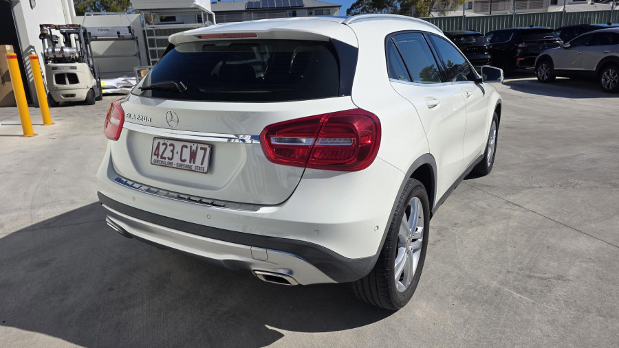 2017 Mercedes-Benz GLA-Class X156 GLA220 d SUV Image 13