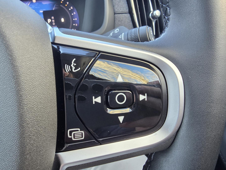 2026 Volvo XC90 L Series Ultra B5 Dark SUV Image 24