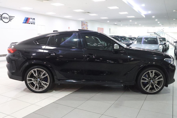 2021 BMW X6 G06 M50i SUV image 7