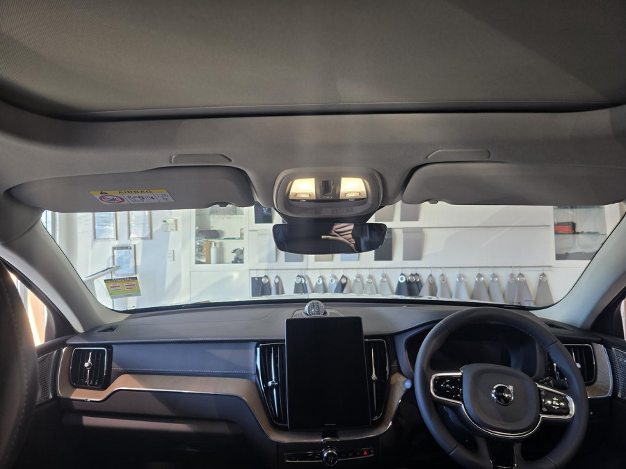 2026 Volvo XC60 UZ Ultra T8 Plug-in Hybrid Dark SUV Image 12