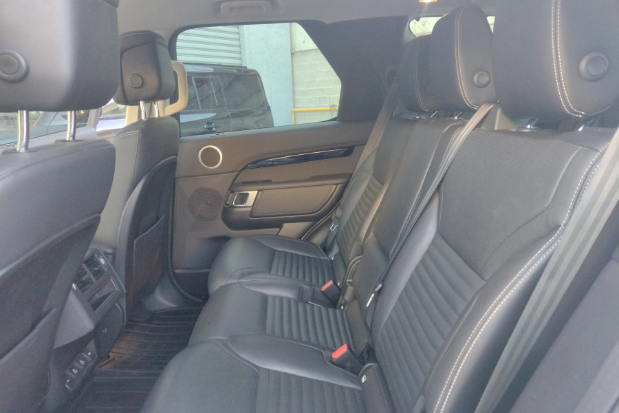 2021 Land Rover Discovery Series 5 D300 SE SUV