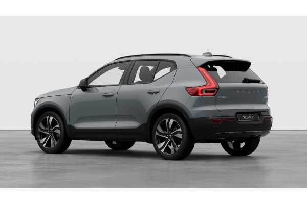 2026 Volvo XC40 XZ Ultra B4 Dark SUV Image 3
