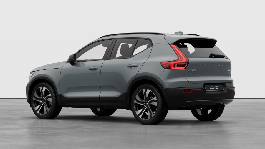 2026 Volvo XC40 XZ Ultra B4 Dark SUV Image 3