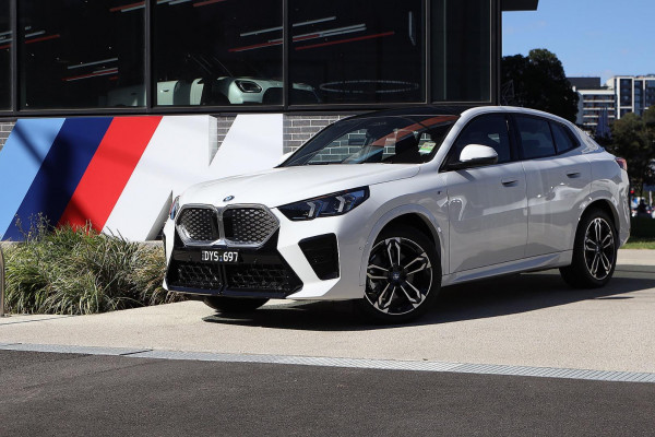 BMW iX2 xDrive30 M Sport U10
