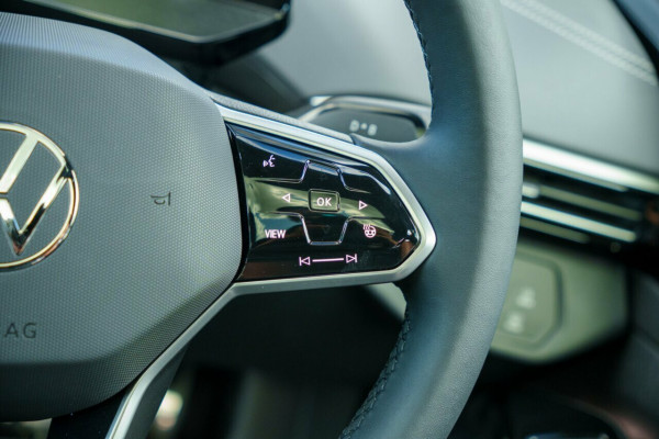 2025 Volkswagen ID. 5 E2 Pro SUV Image 13