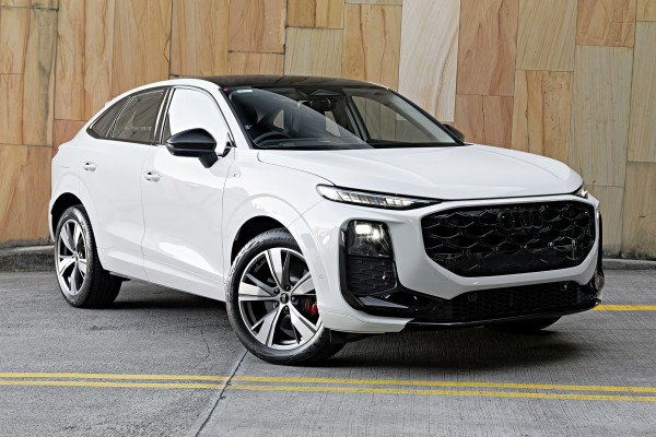 Audi Q3 TFSI 150kW Quattro Launch edition F3