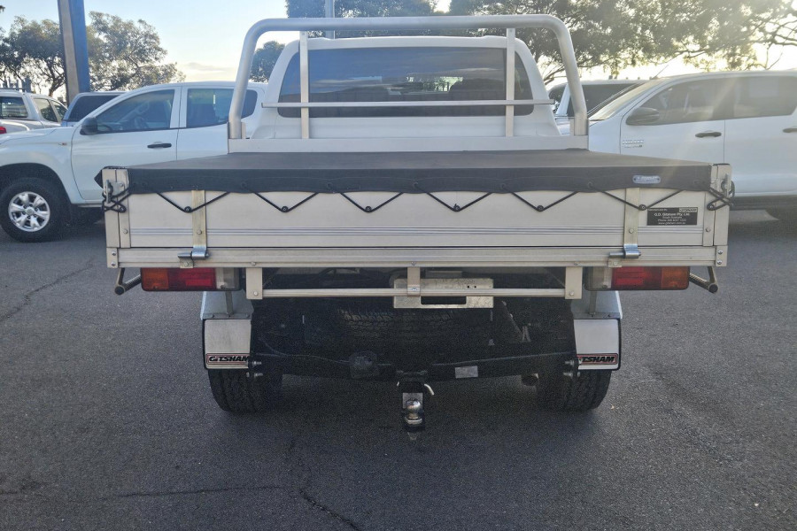 2020 Toyota HiLux  SR Dual Cab Cab Chassis Image 7
