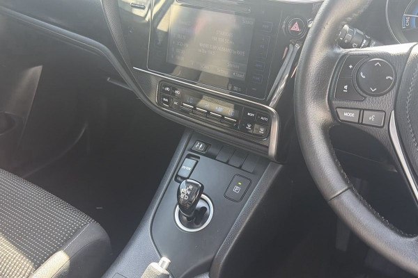 2017 Toyota Corolla ZWE186R Hybrid Hatch Image 13