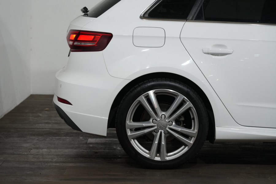 2019 Audi A3 35 TFSI Hatch Image 5
