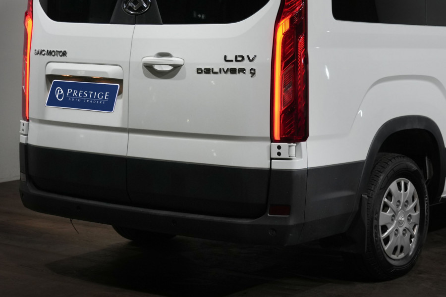 2023 LDV Deliver 9 Mid Roof LWB Bus Image 7