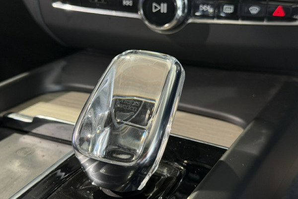 2022 Volvo XC60 UZ B5 Inscription SUV Image 16