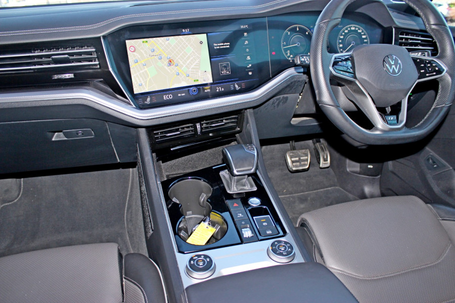 2020 MY21 Volkswagen Touareg CR V8 TDI R-Line SUV Image 14