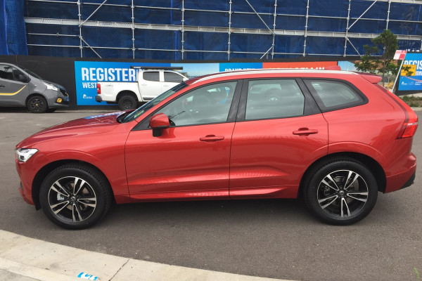 2019 MY20 Volvo Xc60 UZ D4 Momentum Suv Image 5
