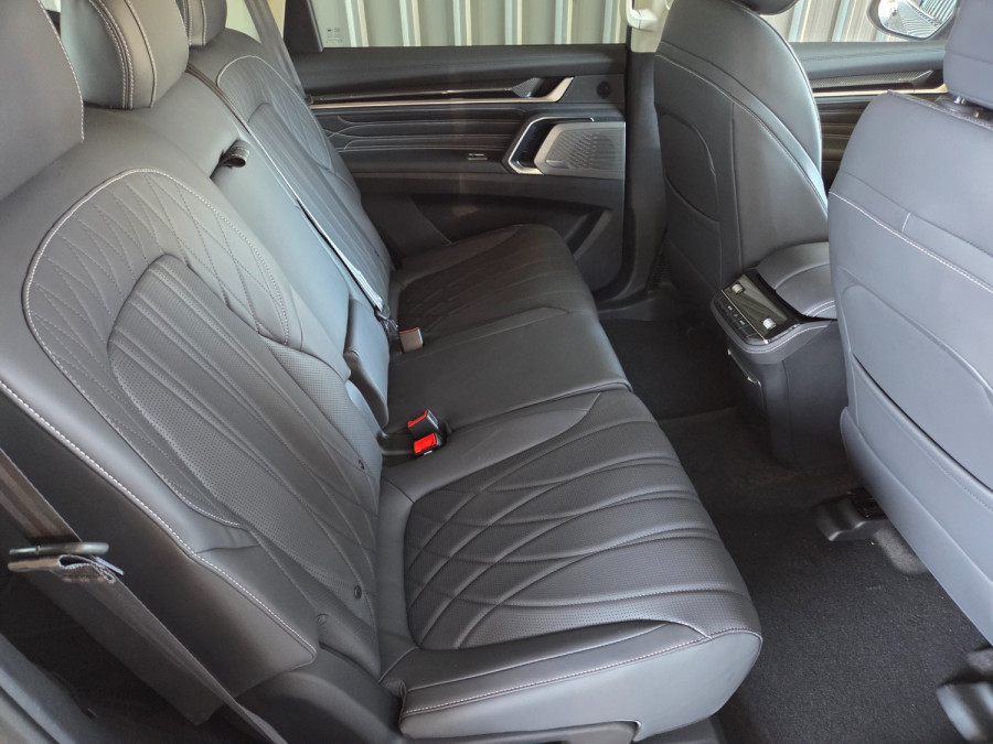 2026 MY25 LDV D90 Executive Wagon Image 10
