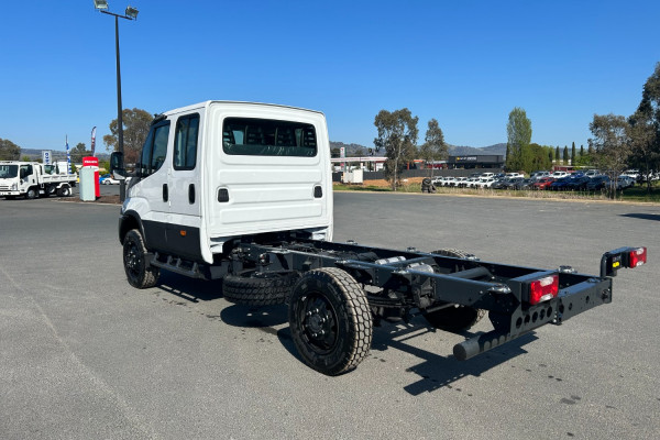 2023 Iveco Daily 70S18 Cab Chassis Image 5