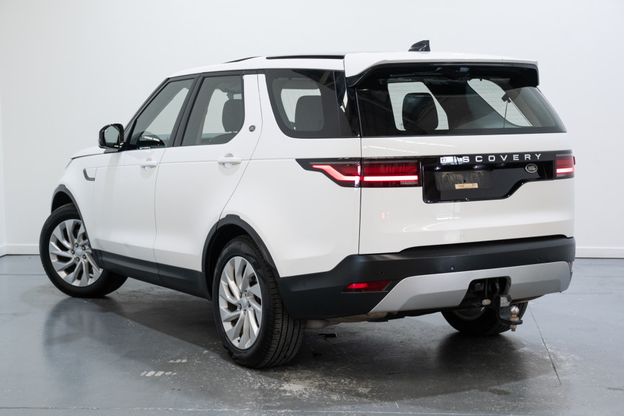 2023 Land Rover Discovery Series 5 D300 S SUV Image 9
