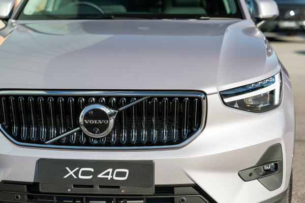 2026 Volvo XC40 XZ Ultra B4 Bright SUV Image 11