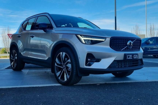 2023 Volvo XC40 XZ Ultimate B5 Dark SUV Image 6