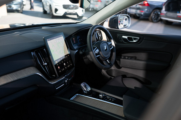 2025 MY26 Volvo XC60 UZ Plus B5 Bright SUV Image 3