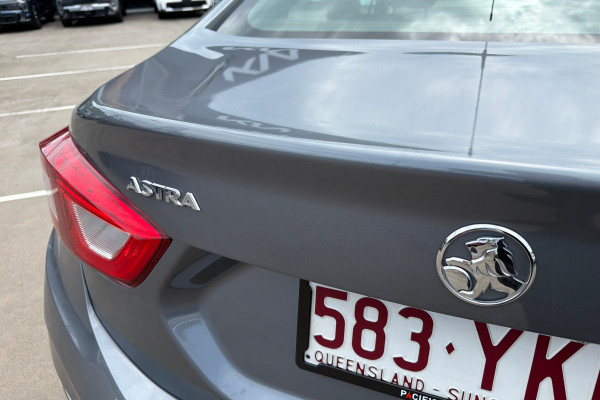 2018 Holden Astra BL LS+ Sedan Image 24