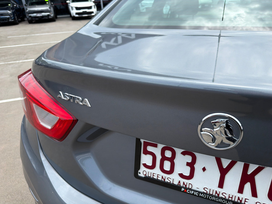 2018 Holden Astra BL LS+ Sedan Image 24