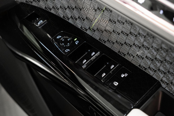 2024 BMW i7 G70 M70 xDrive Sedan image 21