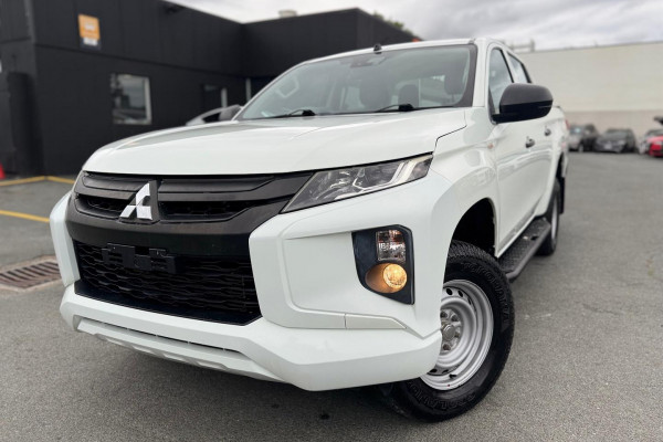 2020 Mitsubishi Triton MR GLX ADAS Ute Image 2