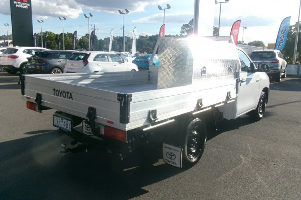 2022 Toyota Hilux TGN121R Workmate 4x2 Cab Chassis Image 5