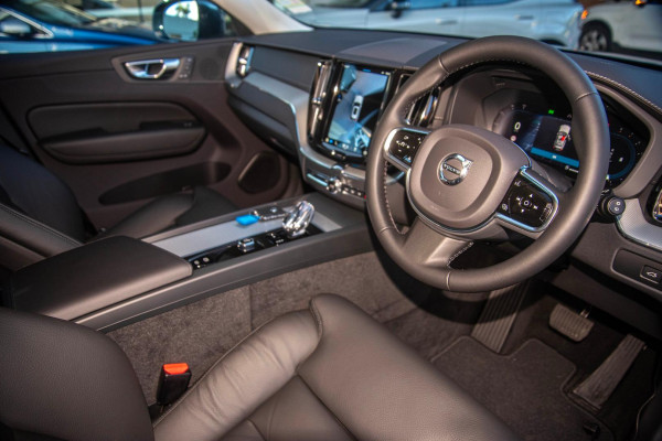 2023 Volvo XC60  Ultimate B5 Bright SUV Image 6