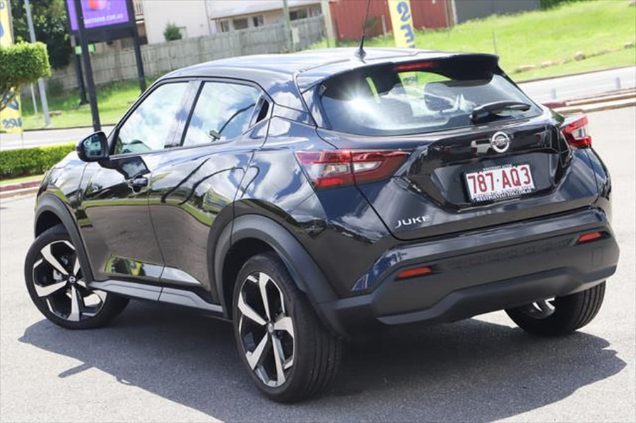 2020 Nissan JUKE F16 ST-L Hatchback Image 3