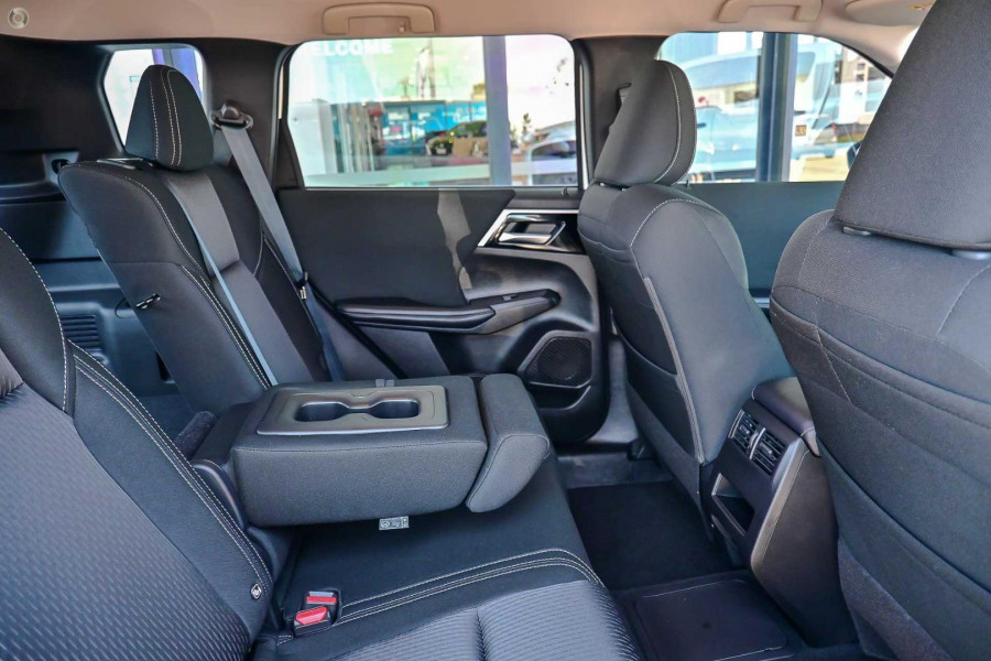 2025 MY24 Mitsubishi Outlander ZM PHEV ES SUV Image 10