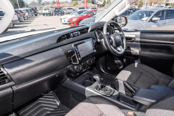 2022 Toyota HiLux GUN126R SR Cab Chassis Image 8