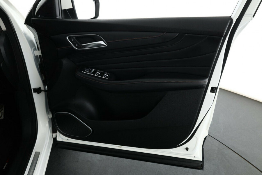 2021 MG HS SAS23 Essence X SUV Image 18