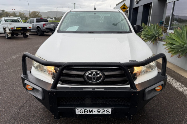 2017 Toyota HiLux GUN126R SR Cab Chassis Image 4