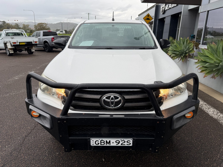 2017 Toyota HiLux GUN126R SR Cab Chassis Image 4
