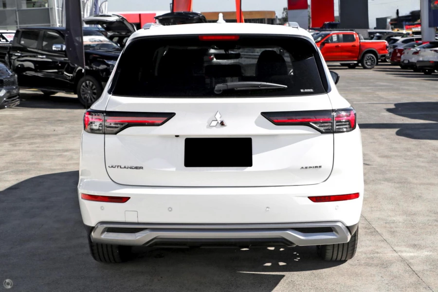2025 Mitsubishi Outlander ZM Aspire SUV Image 2