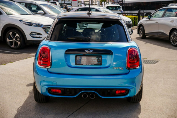 2016 MINI Cooper F55 Cooper S Hatch Image 3