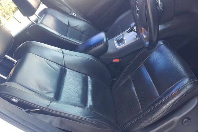 2014 Jeep Grand Cherokee Limited 7 of 10