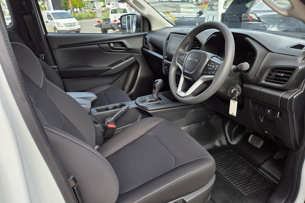 2026 Isuzu D-MAX RG SX Cab Chassis Image 9