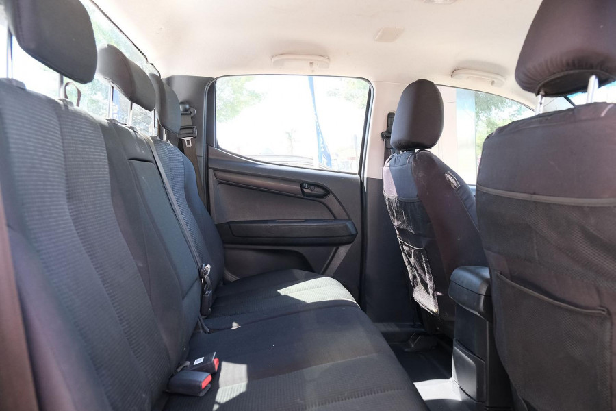 2018 Isuzu D-MAX  SX Cab Chassis Image 12