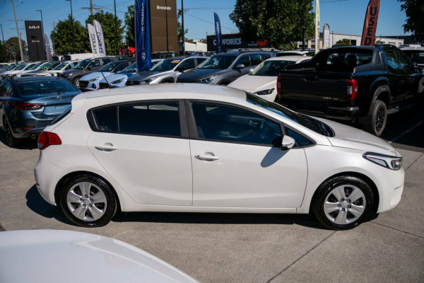 2017 MY18 Kia Cerato YD S Hatch Image 4