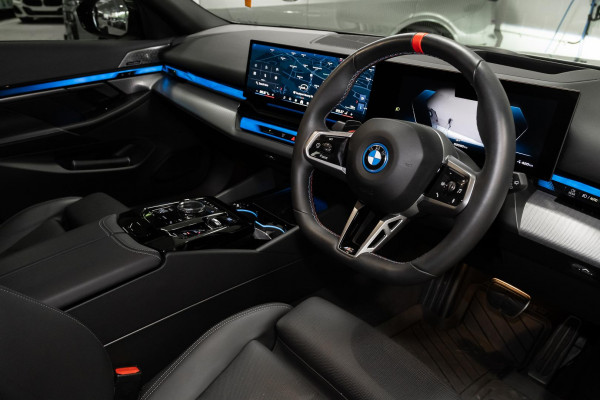 2024 BMW i5 G61 M60 xDrive Wagon image 6