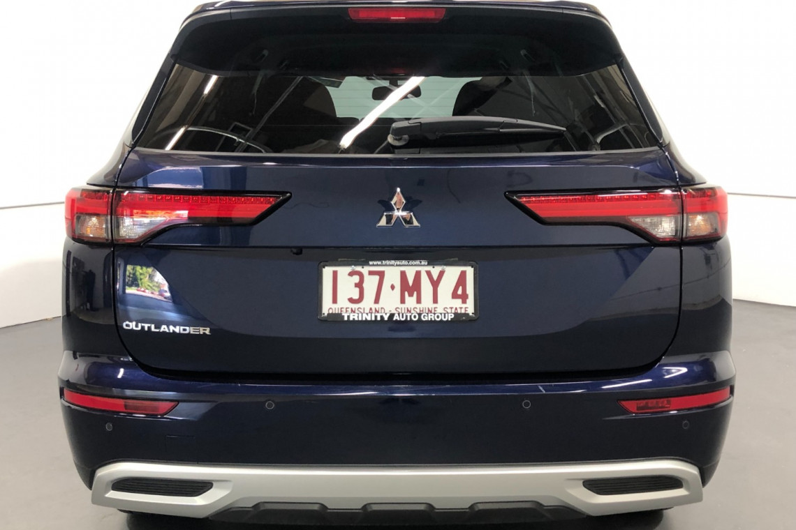 2023 Mitsubishi Outlander ZM LS SUV Image 7