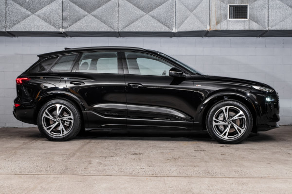 2025 Audi Q6 e-tron GF  SUV image 3