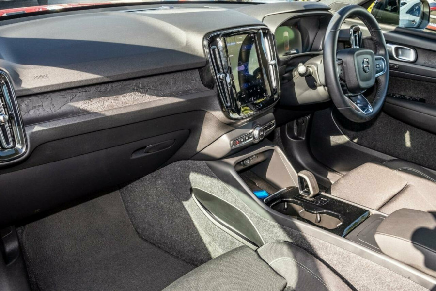 2023 Volvo C40 XK Recharge SUV Image 8