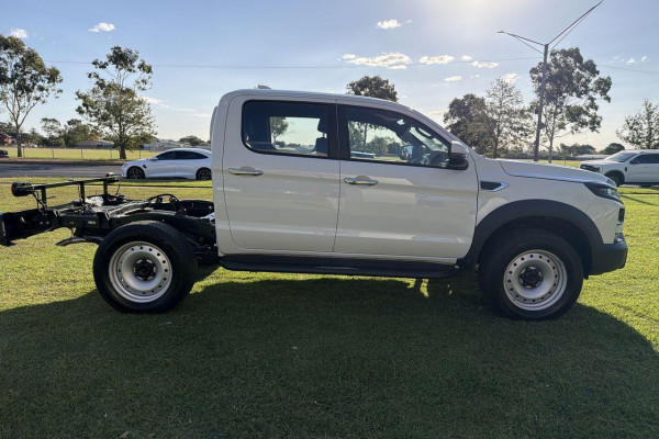 2026 JAC T9  Tradepro Cab Chassis Image 3